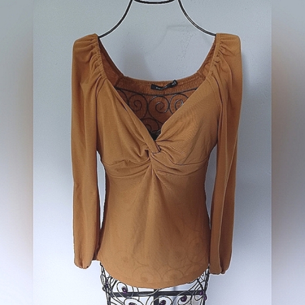NWT Doe & Rae Mustard Twist Front Knit Blouse